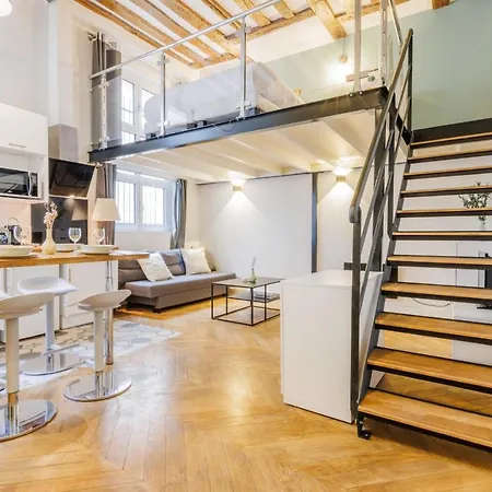 Superb & Typically Parisian Duplex - 1br4p - G Παρίσι